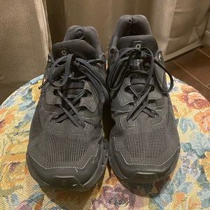 On Cloud Swiss Women’s size 8.5